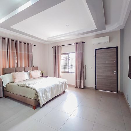 Queens View Apartment Accra Ngoại thất bức ảnh