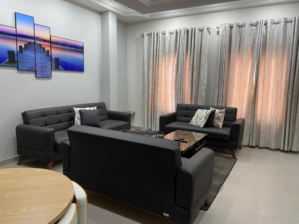 Queens View Apartment Accra Ngoại thất bức ảnh