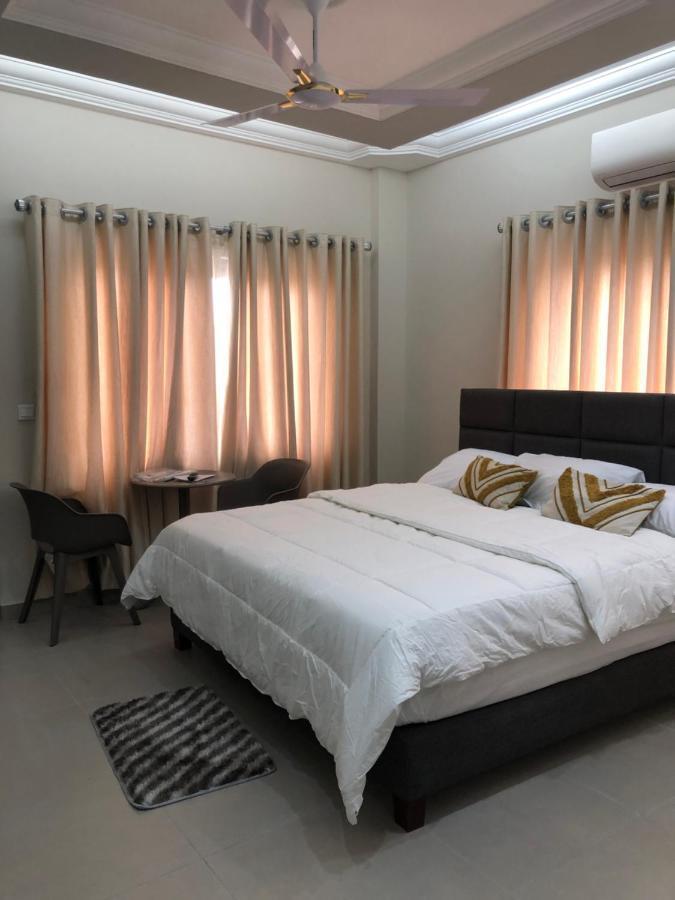 Queens View Apartment Accra Ngoại thất bức ảnh