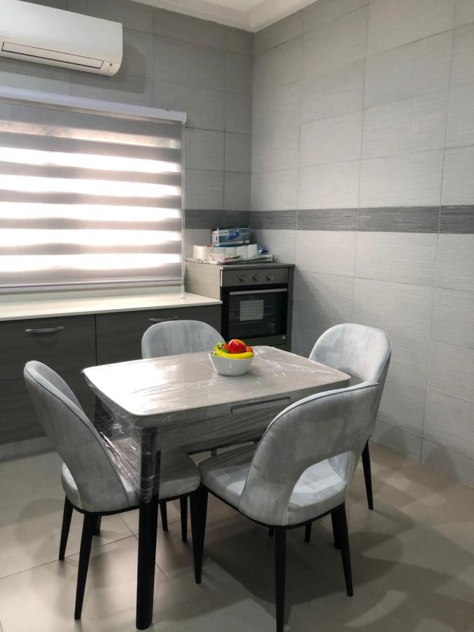 Queens View Apartment Accra Ngoại thất bức ảnh