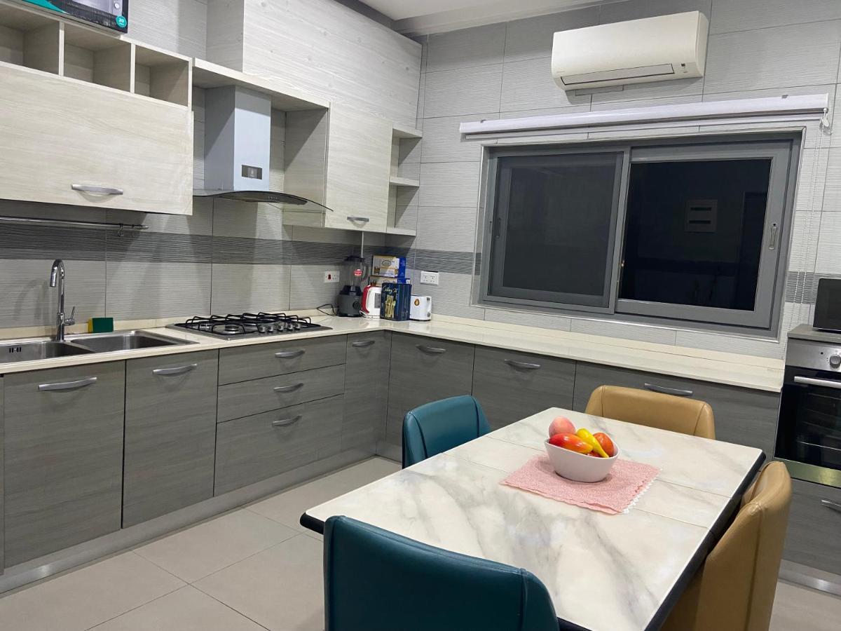 Queens View Apartment Accra Ngoại thất bức ảnh
