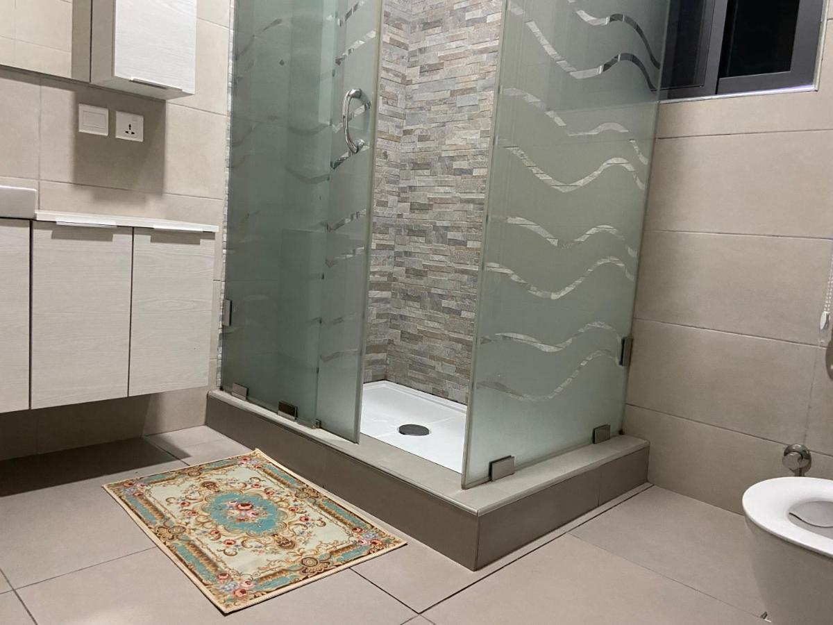 Queens View Apartment Accra Ngoại thất bức ảnh