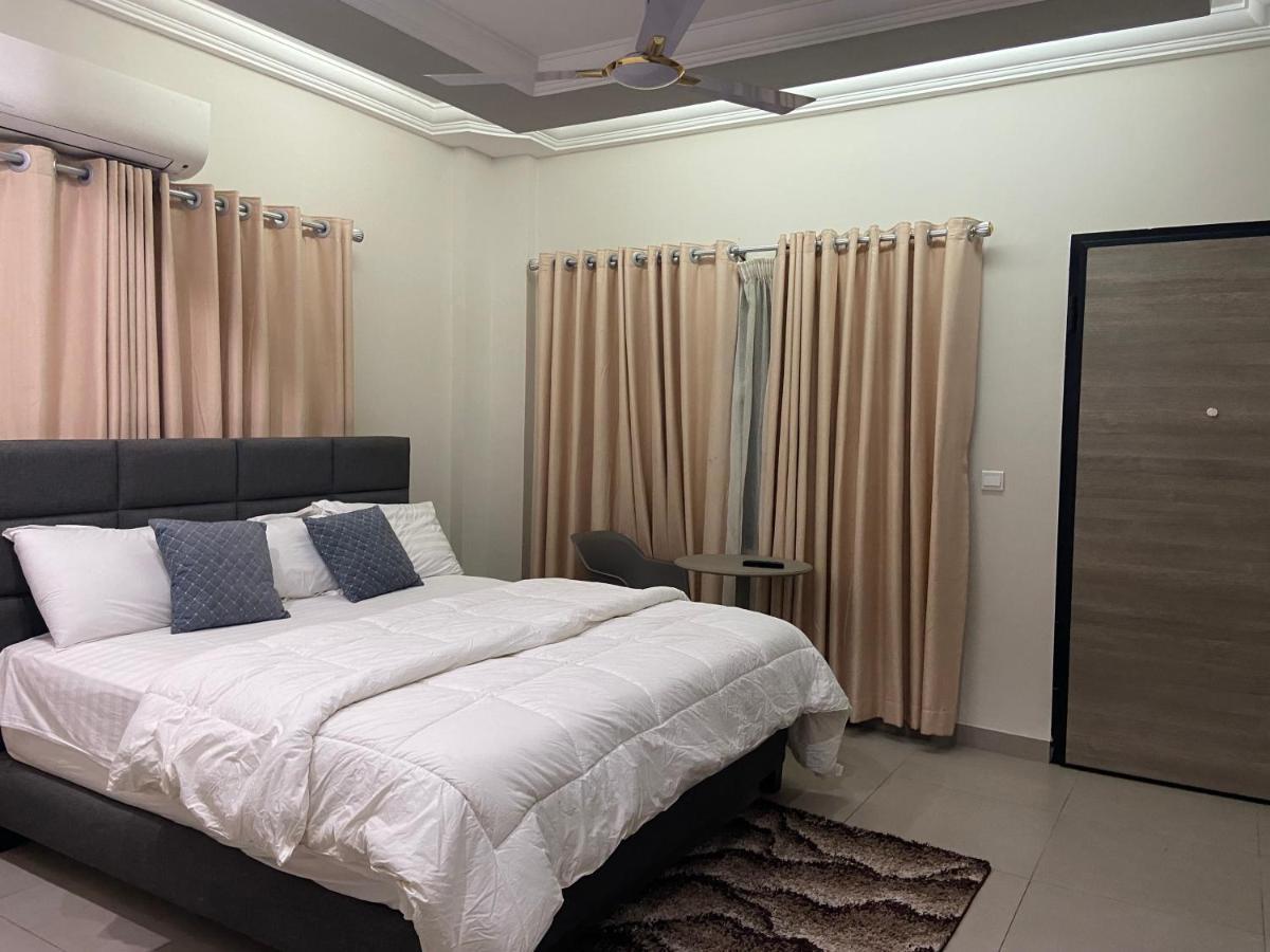 Queens View Apartment Accra Ngoại thất bức ảnh