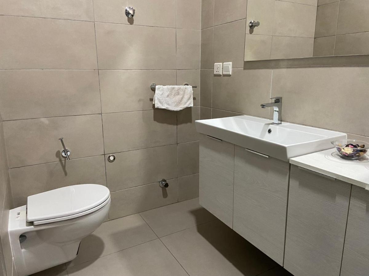 Queens View Apartment Accra Ngoại thất bức ảnh