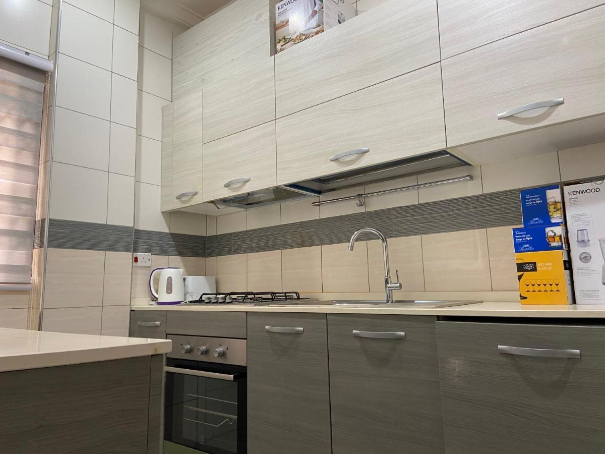 Queens View Apartment Accra Ngoại thất bức ảnh