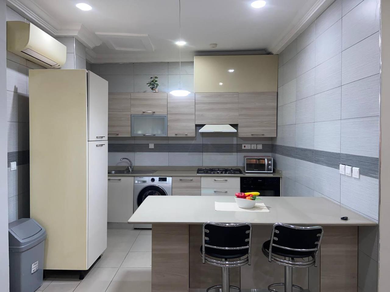 Queens View Apartment Accra Ngoại thất bức ảnh