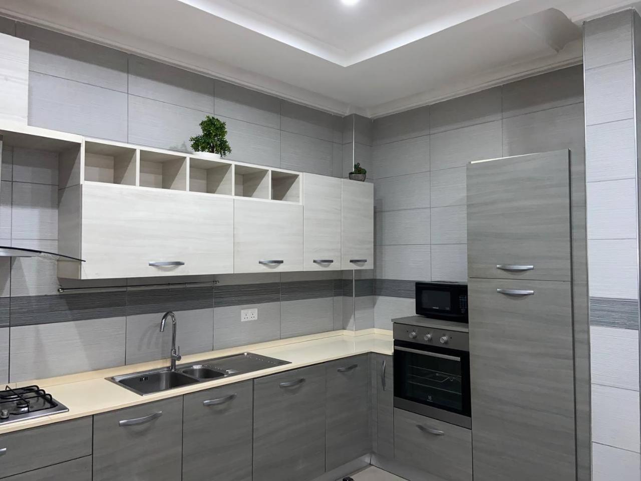 Queens View Apartment Accra Ngoại thất bức ảnh