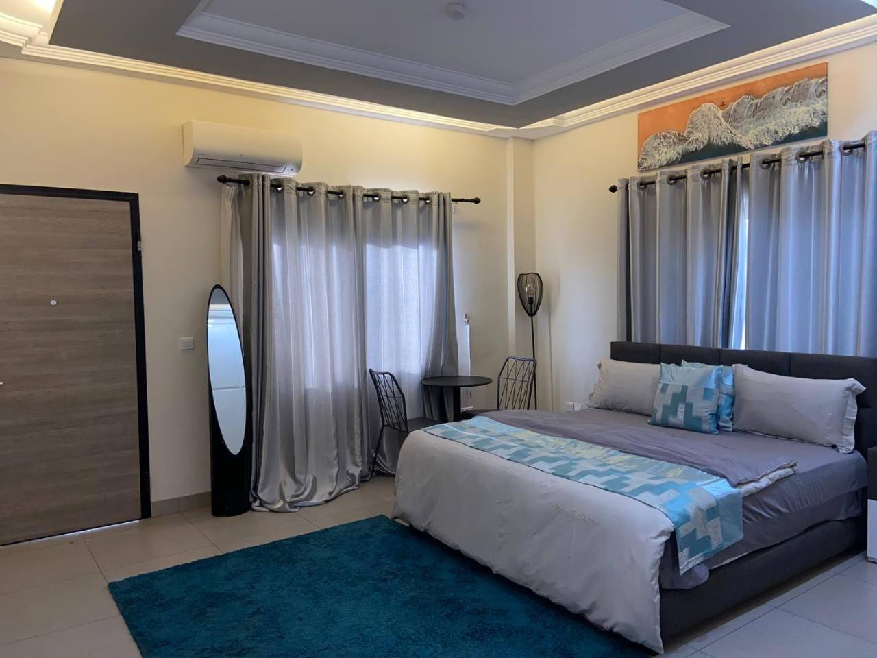 Queens View Apartment Accra Ngoại thất bức ảnh