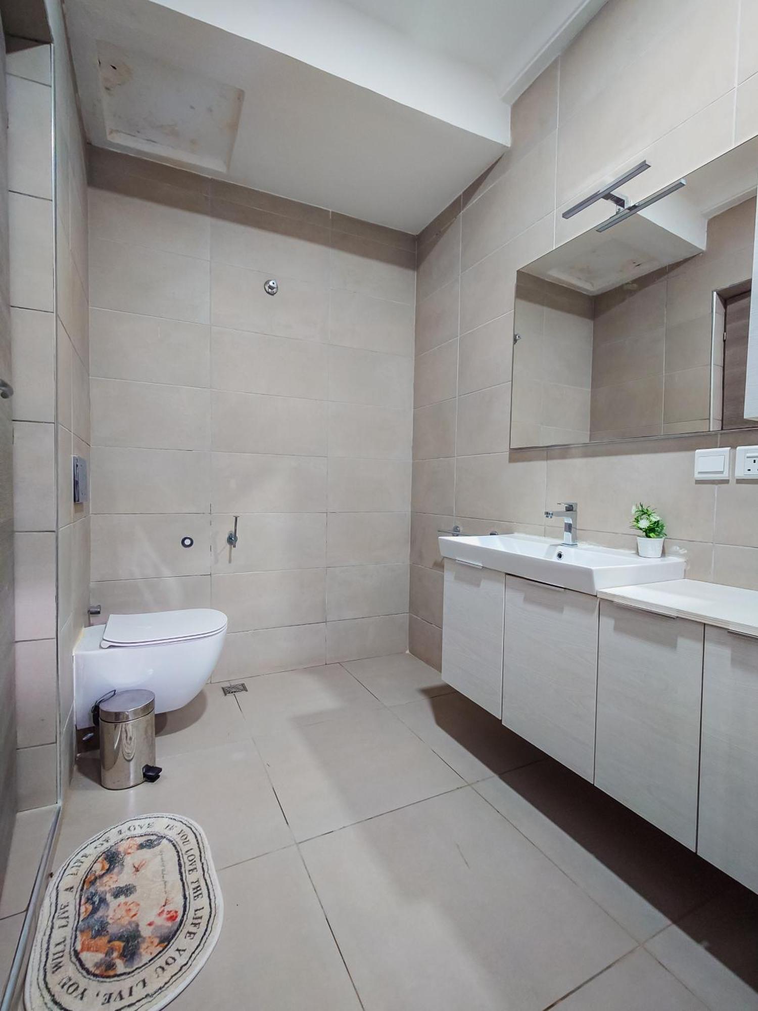 Queens View Apartment Accra Ngoại thất bức ảnh