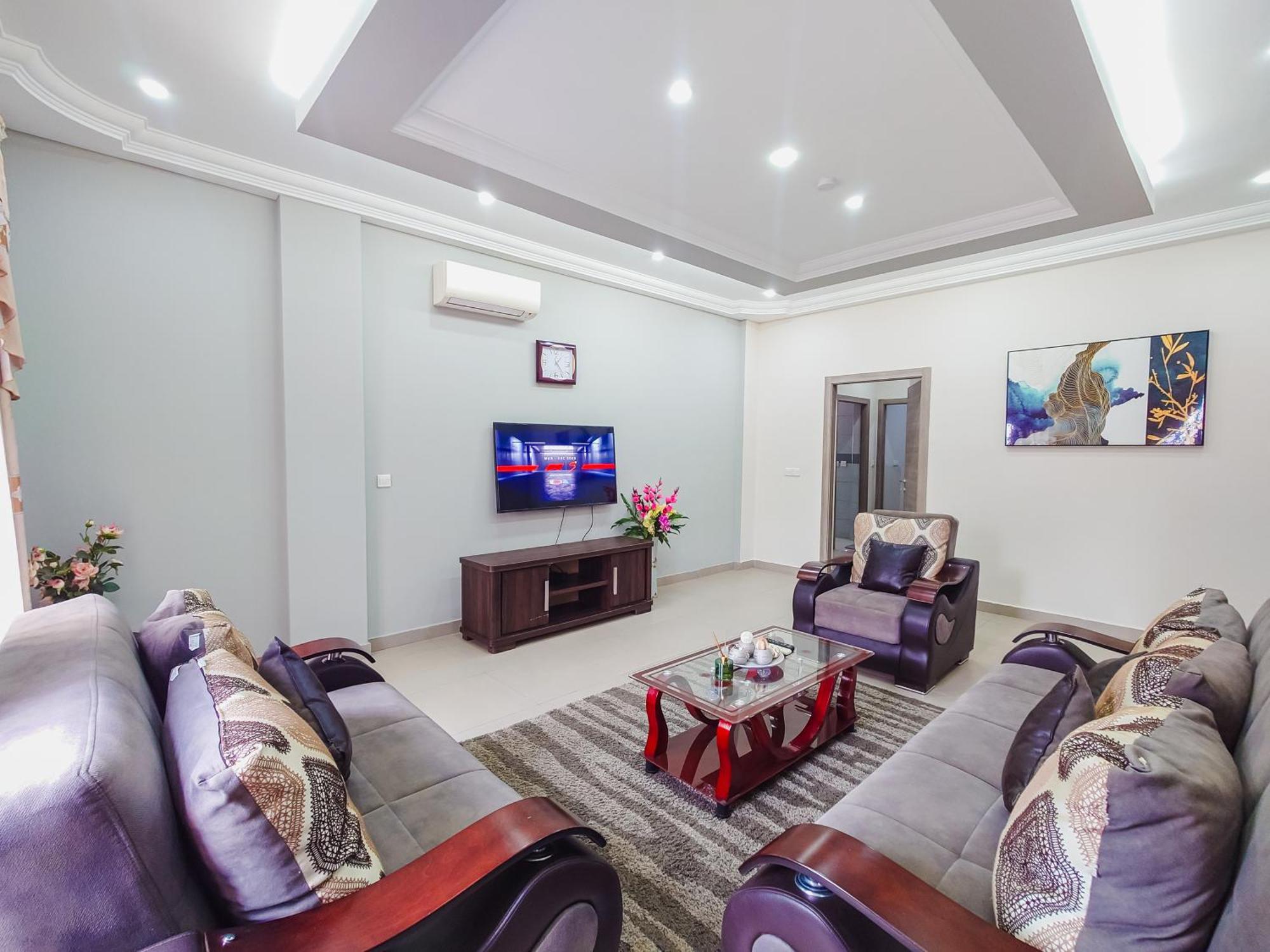 Queens View Apartment Accra Ngoại thất bức ảnh